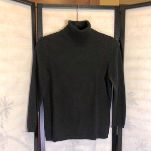 Women’s Ann Taylor cashmere turtleneck sweater